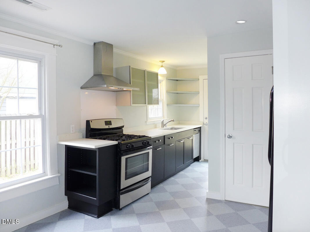 103 Center Street - Photo 5
