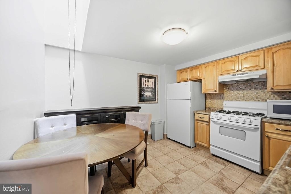 725 Pemberton Street - Photo 9
