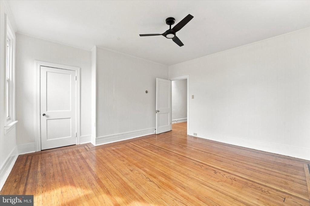1 Athens Avenue W - Photo 7