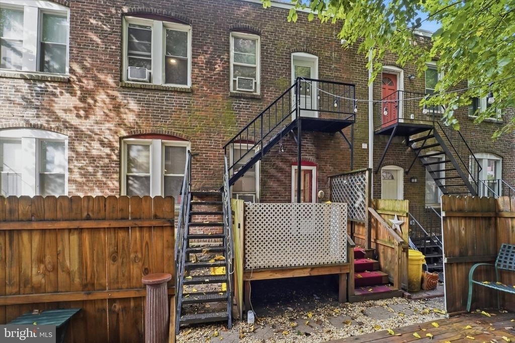 1 Athens Avenue W - Photo 17