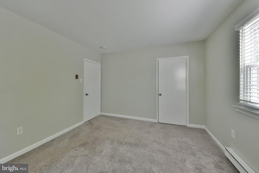576 Meadowbrook Avenue - Photo 11