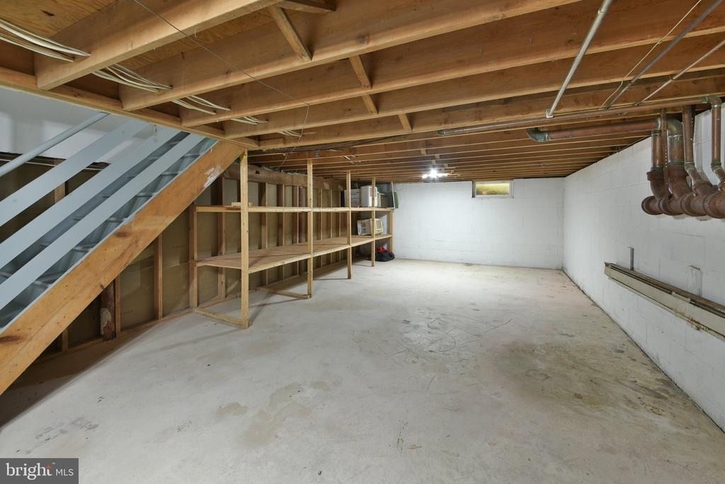 576 Meadowbrook Avenue - Photo 13
