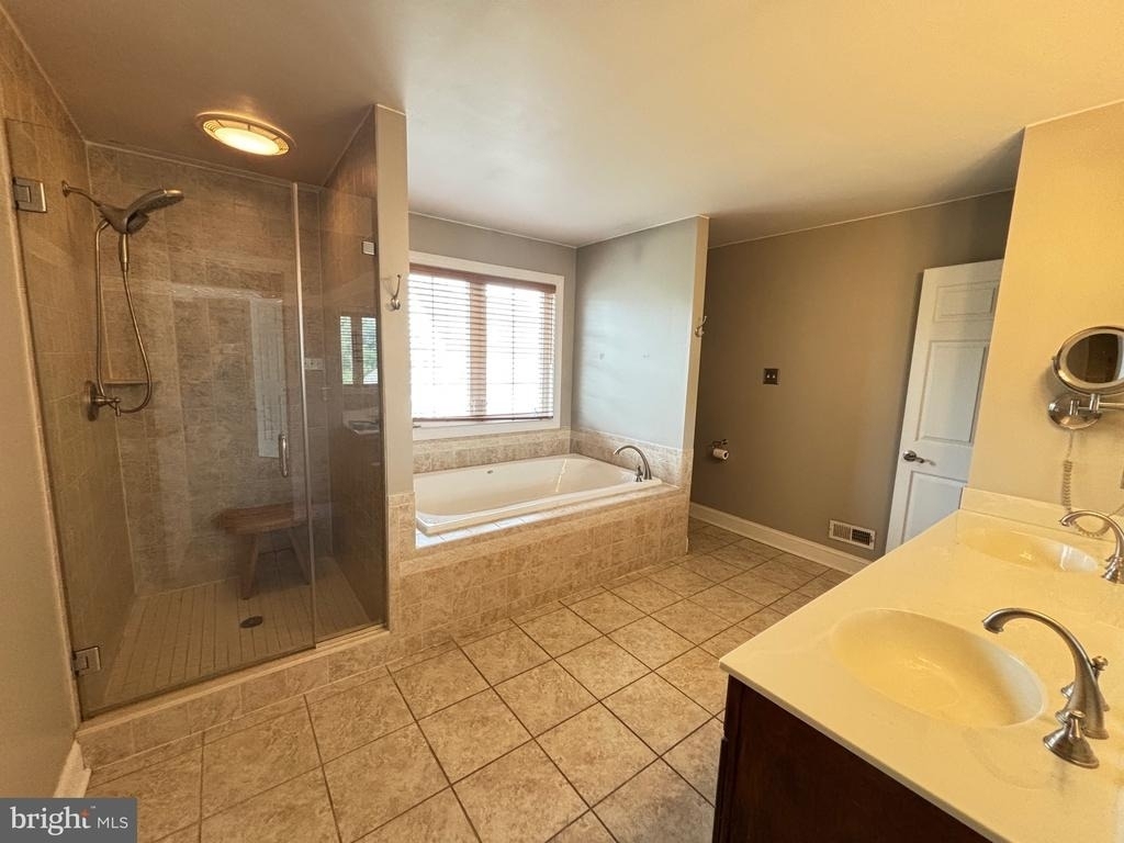 1 Robert Court - Photo 18
