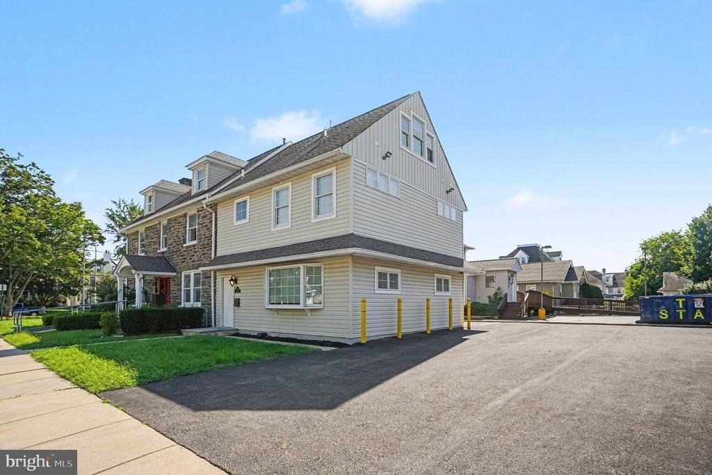 812 Darby Road - Photo 3