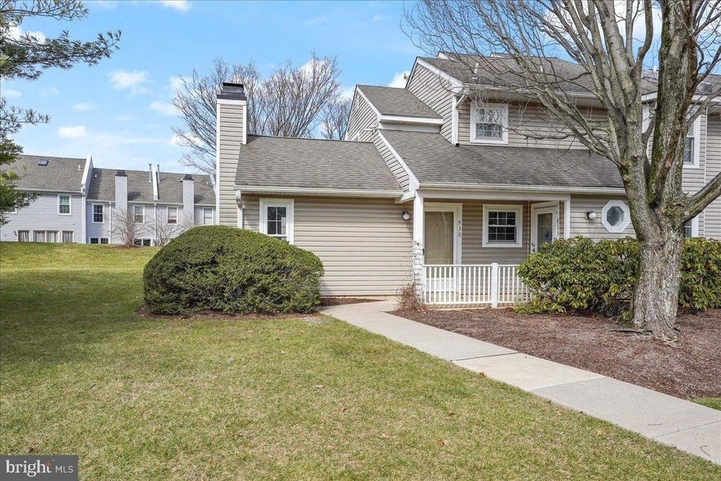 936 Railway Square - Photo 1