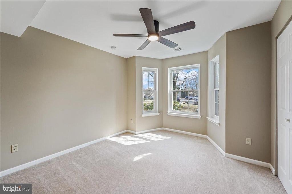 936 Railway Square - Photo 15
