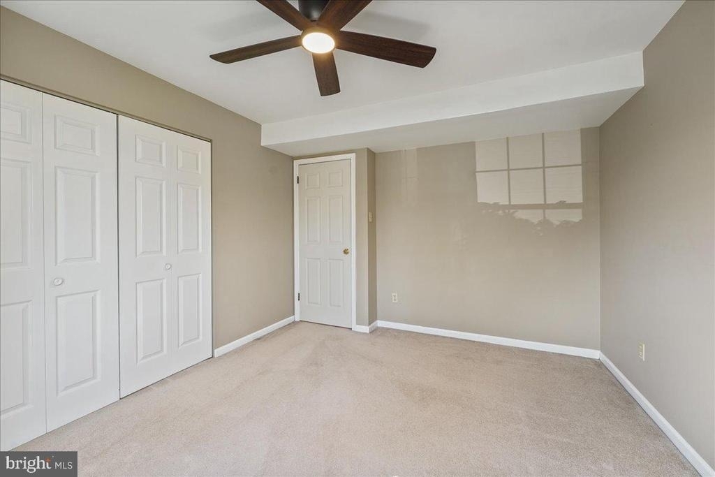 936 Railway Square - Photo 14