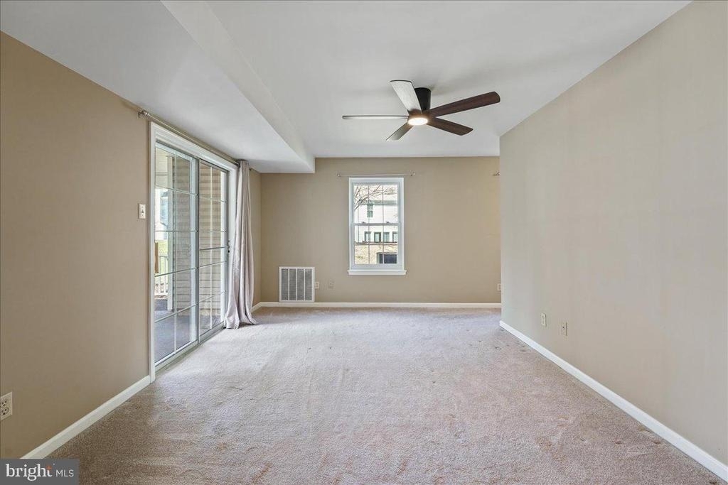 936 Railway Square - Photo 16
