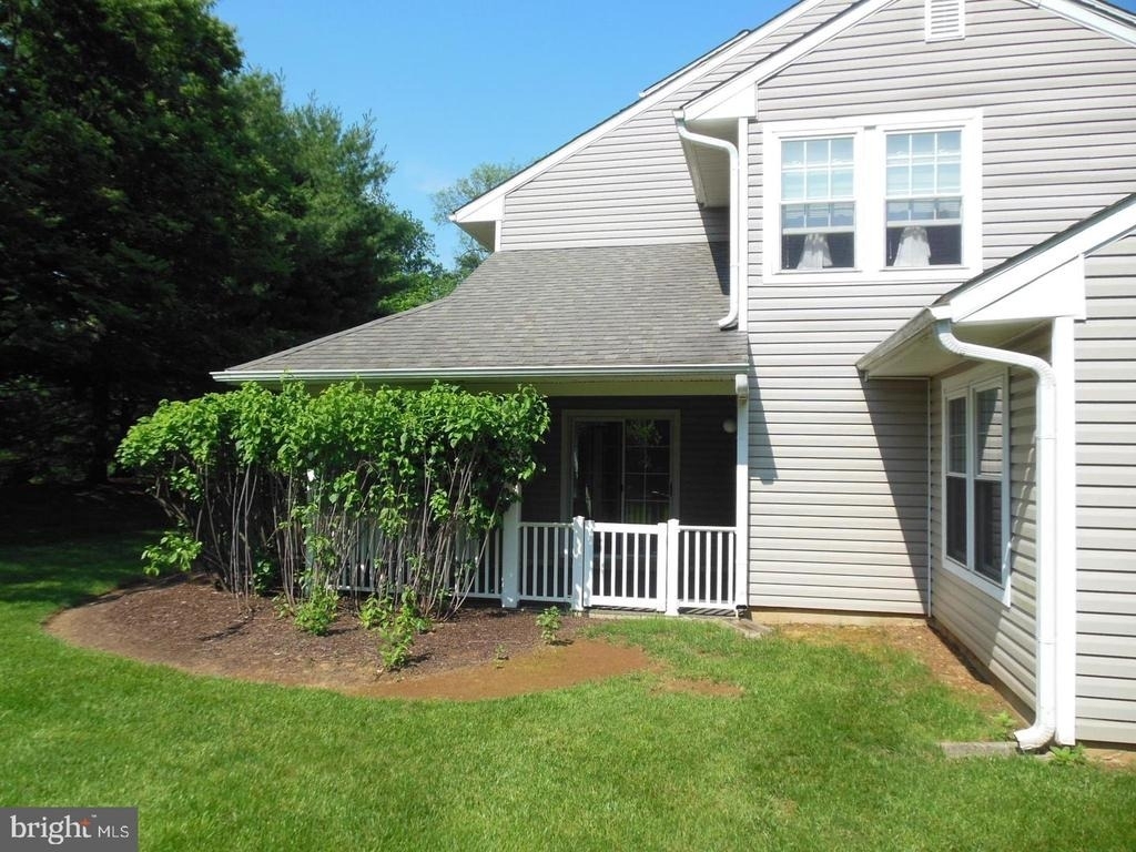 936 Railway Square - Photo 22