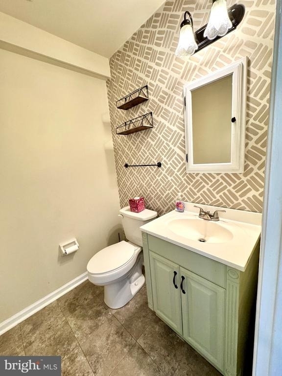 122 Caernarvon Court - Photo 10