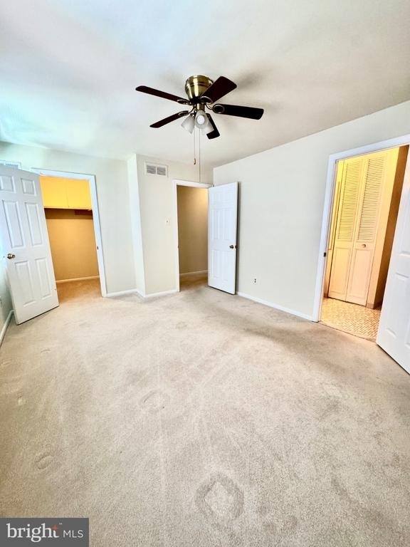 122 Caernarvon Court - Photo 16