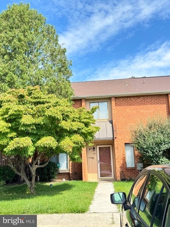 122 Caernarvon Court - Photo 3