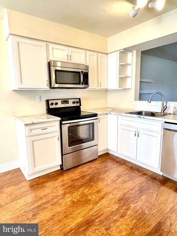 122 Caernarvon Court - Photo 6