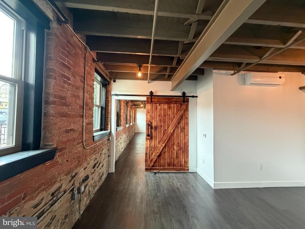 820 W Market Street - Photo 15