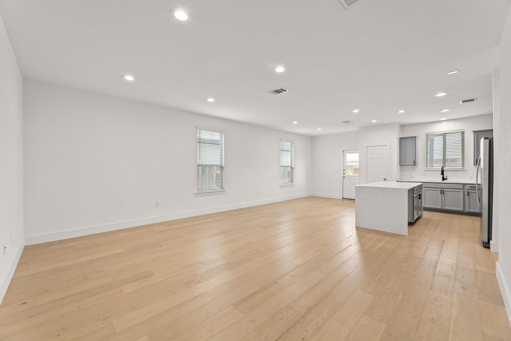 322 Bonnet Blvd - Photo 2