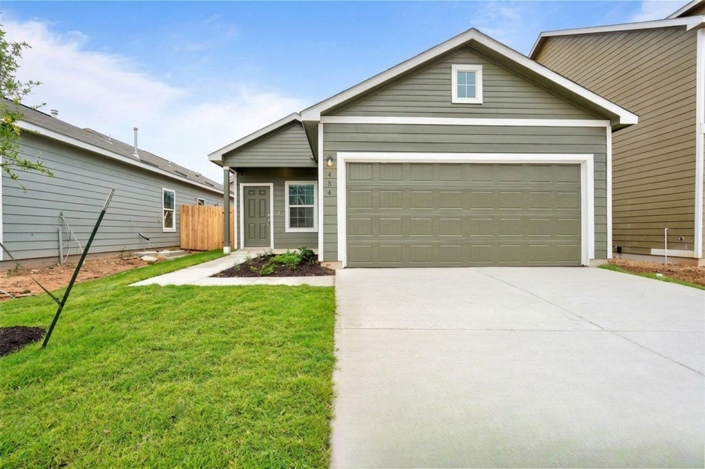 484 Gabbro Gdns - Photo 1