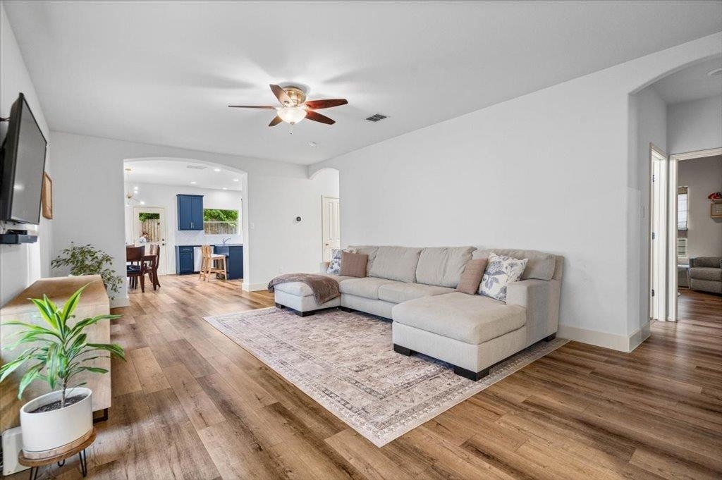 1109 Zacharys Way - Photo 2