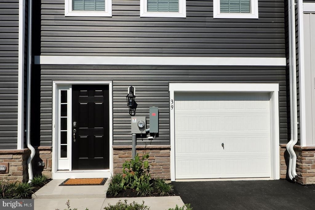 39 Baybreeze Drive - Photo 1