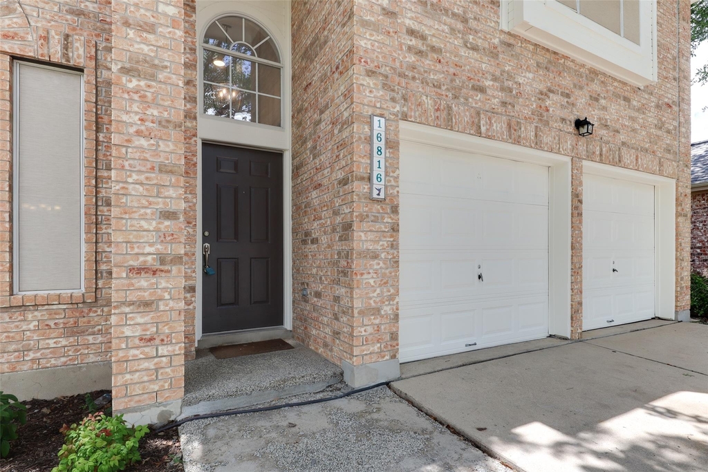 16816 Dorman Dr - Photo 2