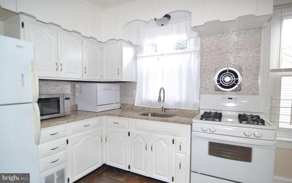 17 W Summit Avenue - Photo 6