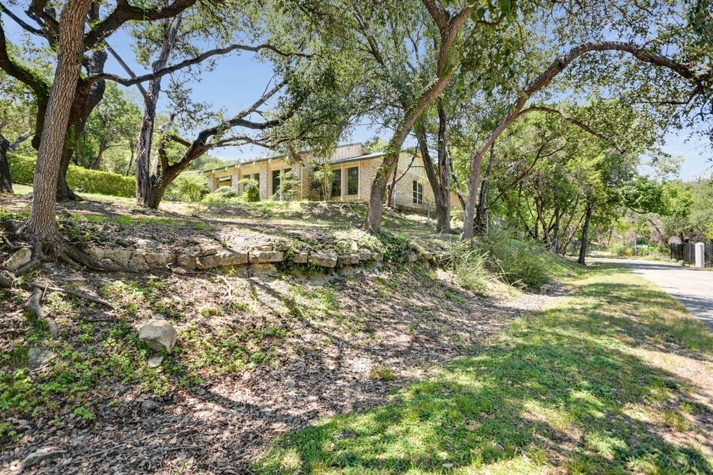 2412 Deer Pass - Photo 1