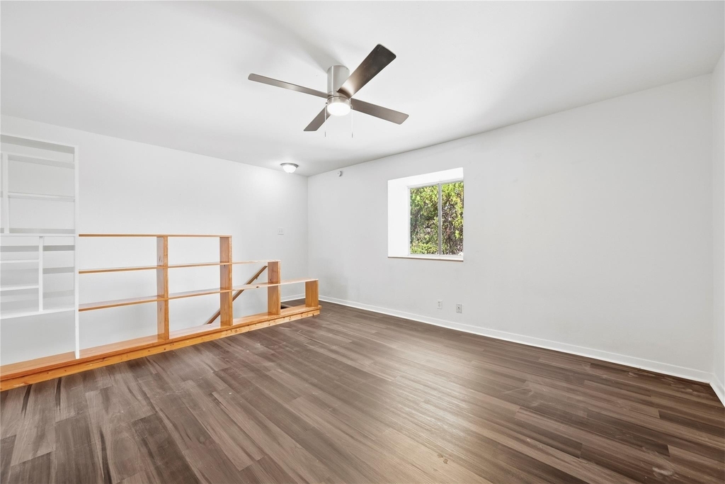 2806 Skyway Cir - Photo 18