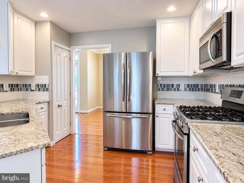 28492 Woods Drive - Photo 3