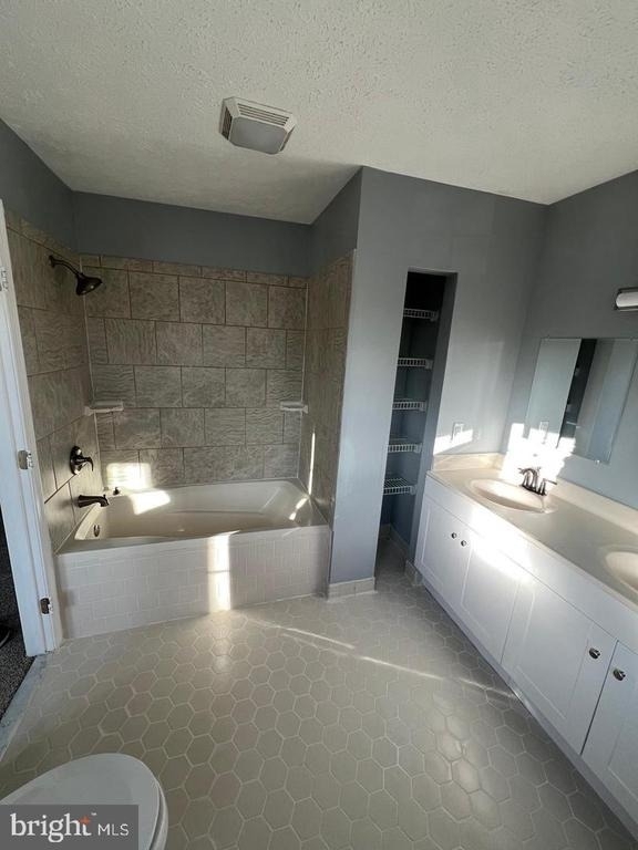 22131 Saint Josephs Circle - Photo 3