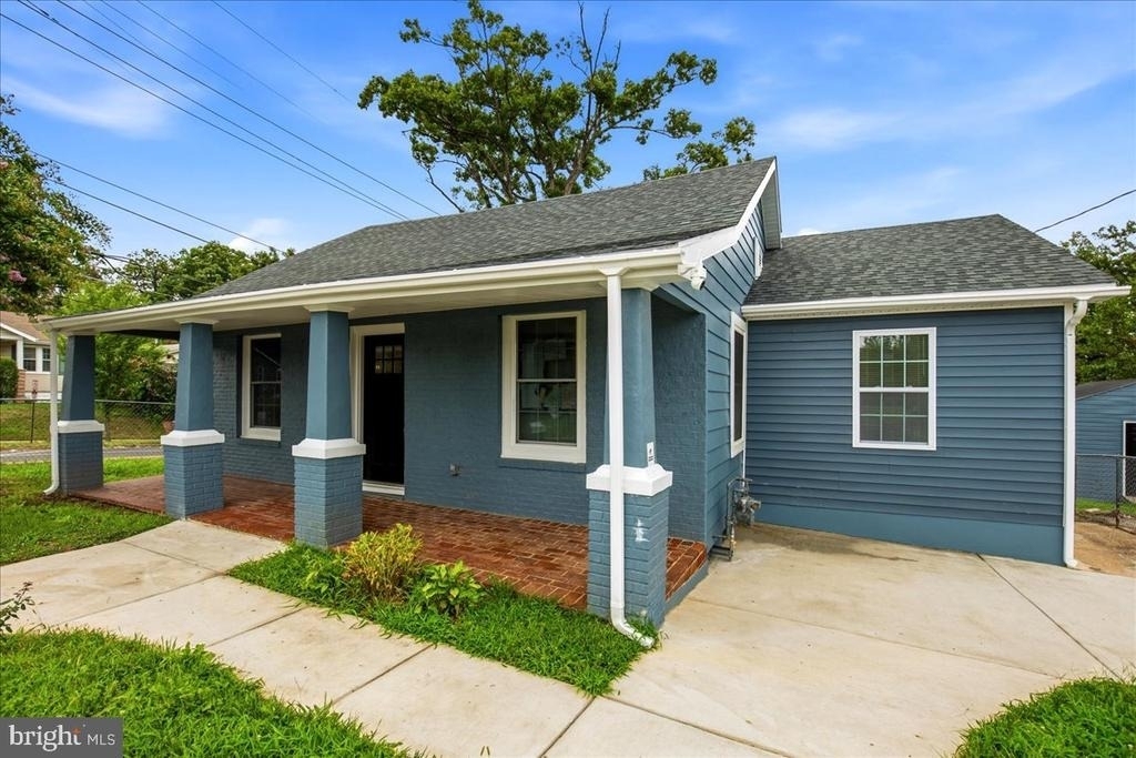 4000 Vine Street - Photo 1