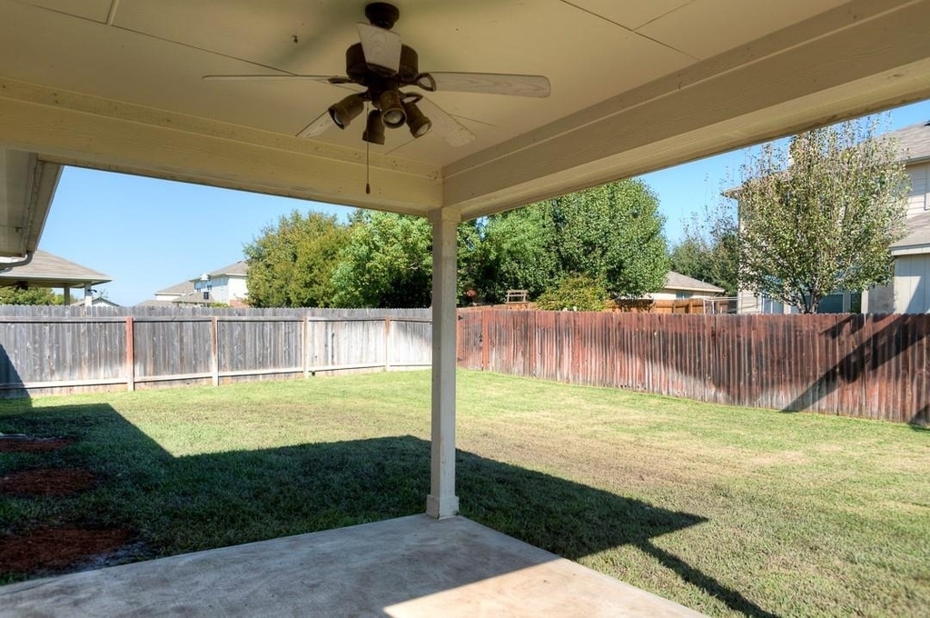 1611 Briar Hill Dr - Photo 18