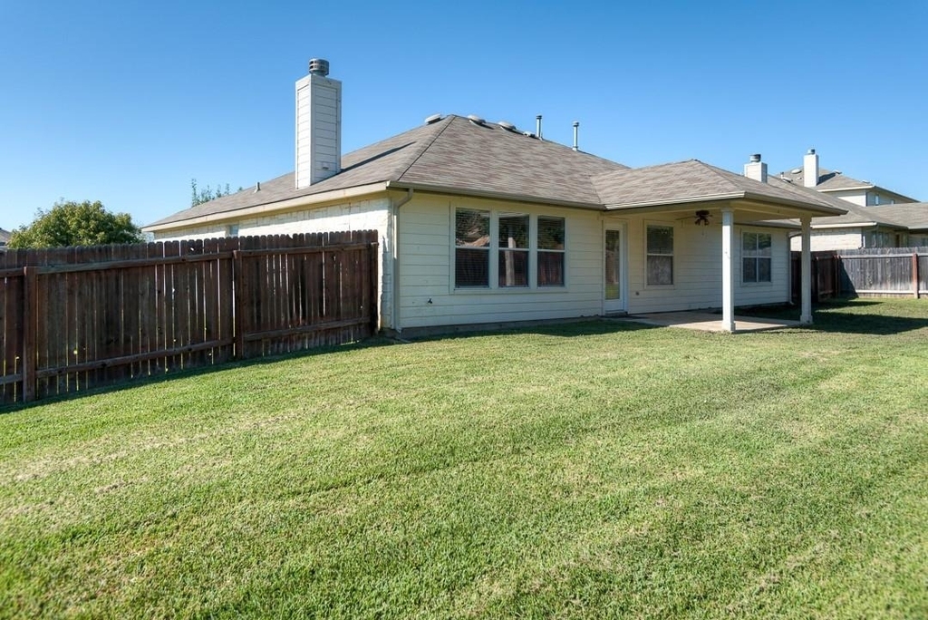 1611 Briar Hill Dr - Photo 19