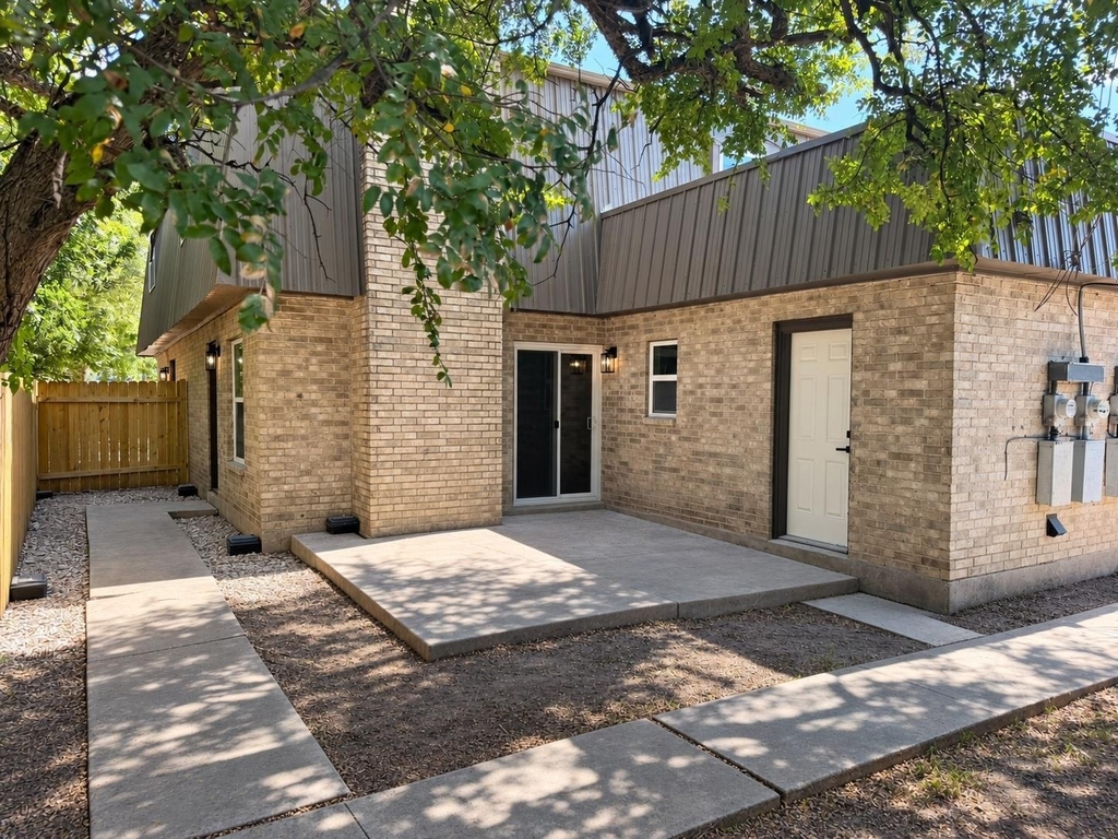 2904 Sweeney Ln - Photo 2