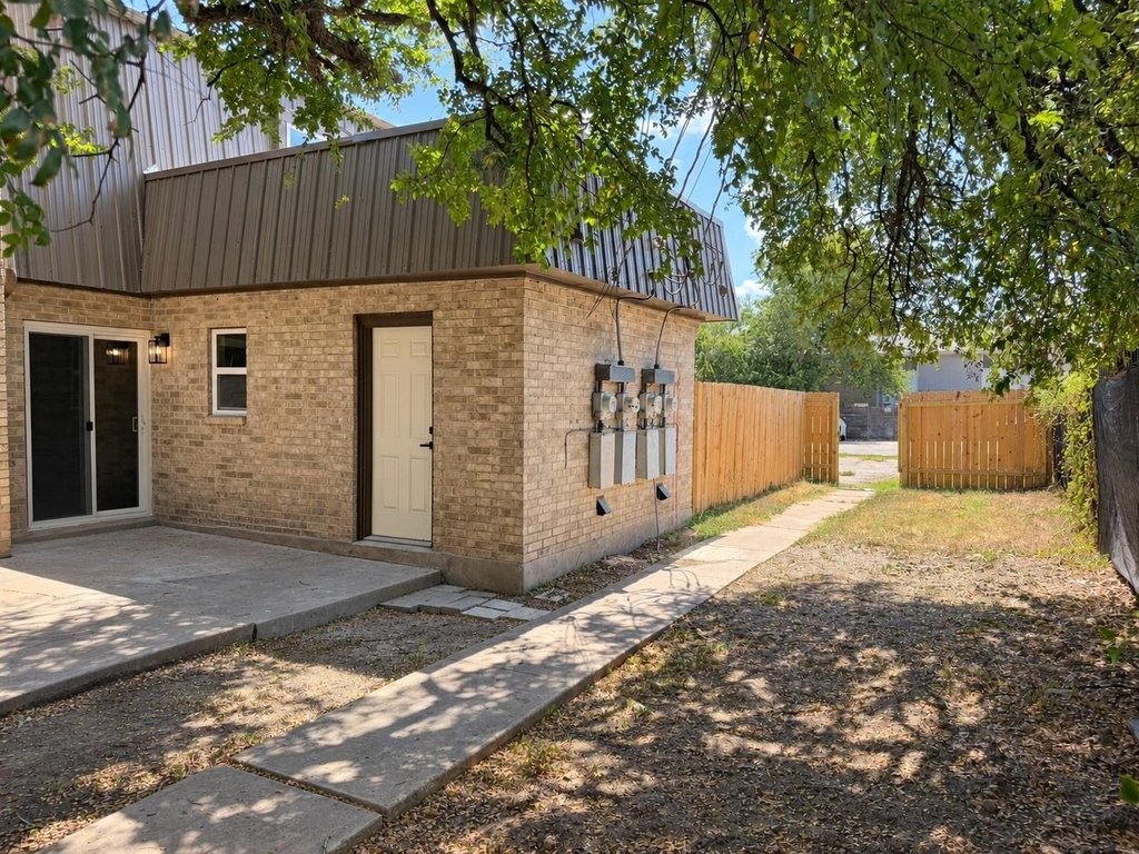 2904 Sweeney Ln - Photo 3