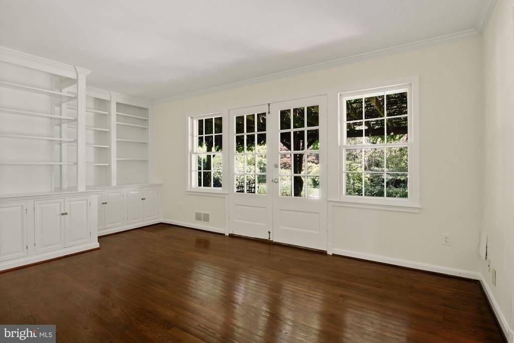 11009 Cripplegate Road - Photo 10