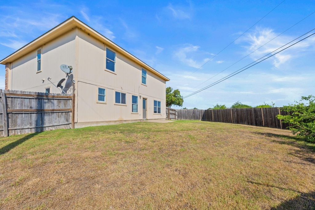 722 Lavaca Loop - Photo 32