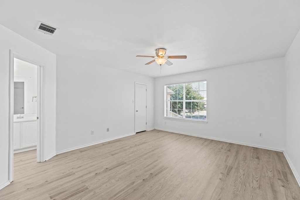 722 Lavaca Loop - Photo 15
