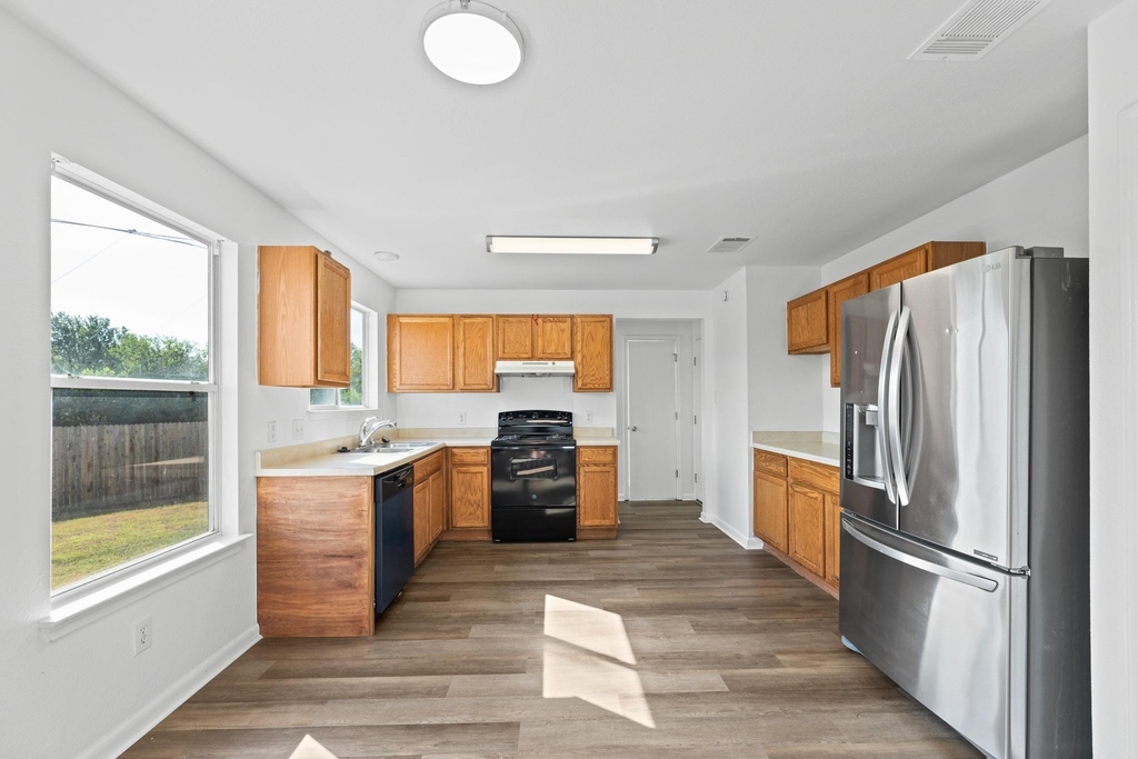 722 Lavaca Loop - Photo 11