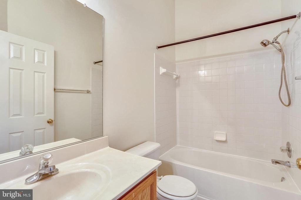 20606 Duck Pond Place - Photo 3