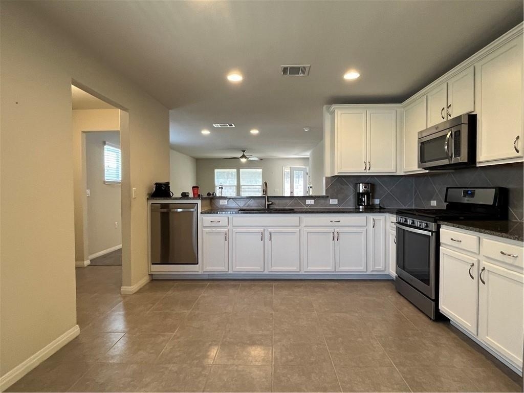 211 Hobby St - Photo 6