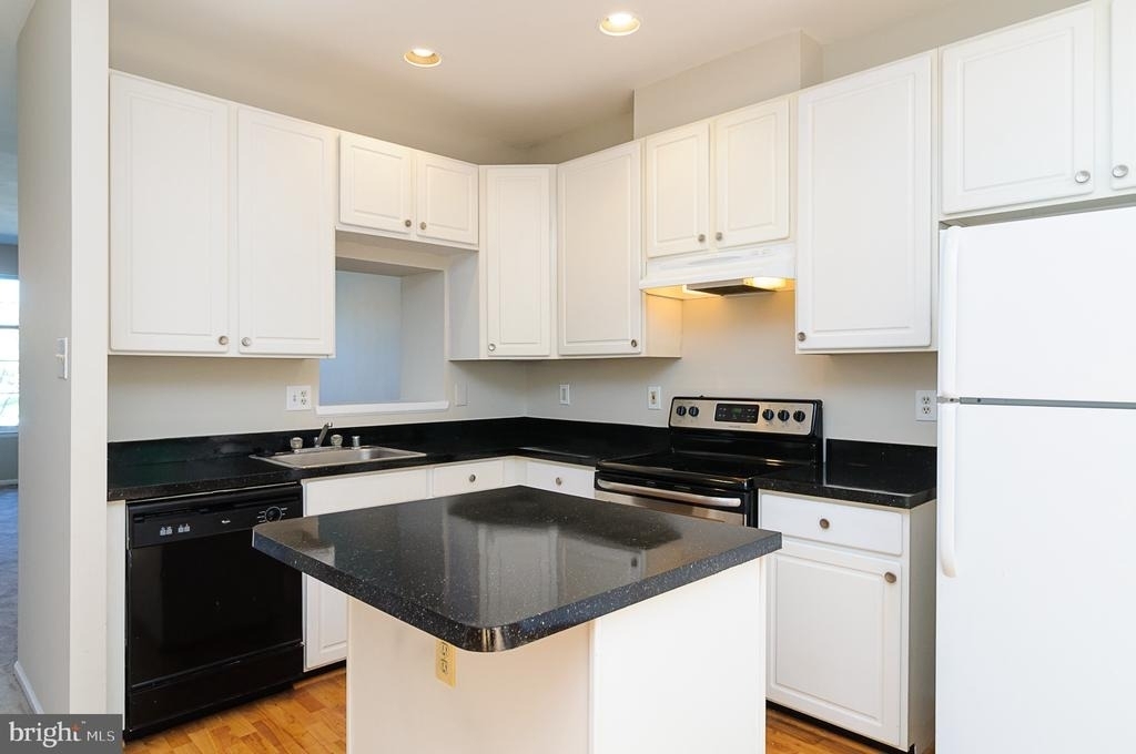 8459 Gold Sunset Way - Photo 3