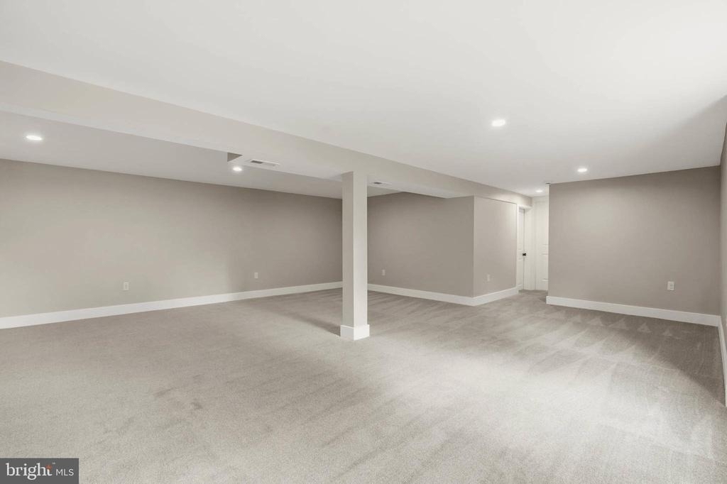 8643 Ridge Road - Photo 27