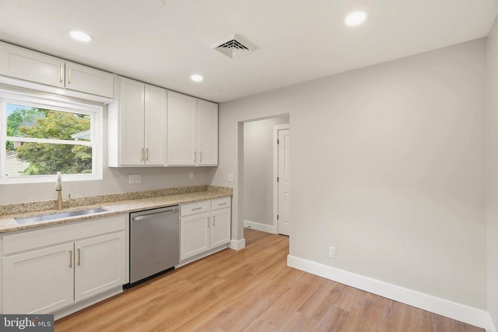 8643 Ridge Road - Photo 14