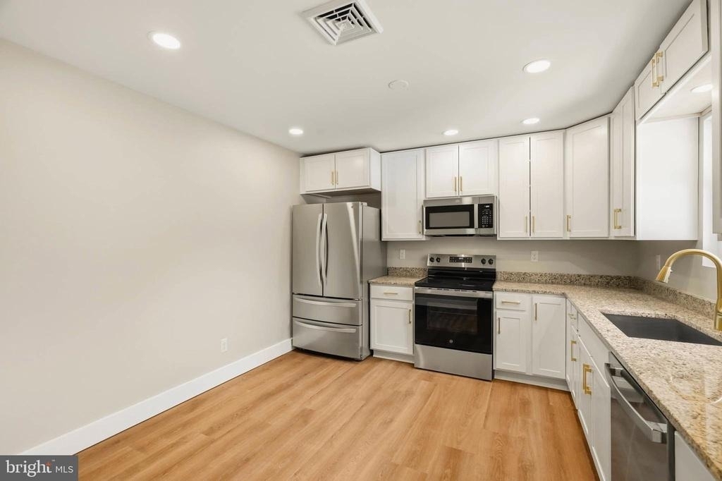 8643 Ridge Road - Photo 13