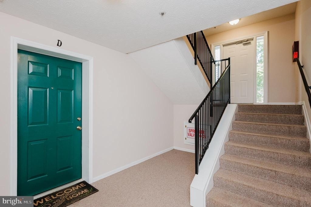 1006 Markham Court - Photo 31