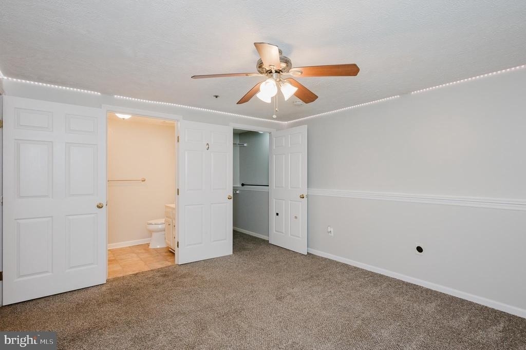 1006 Markham Court - Photo 14