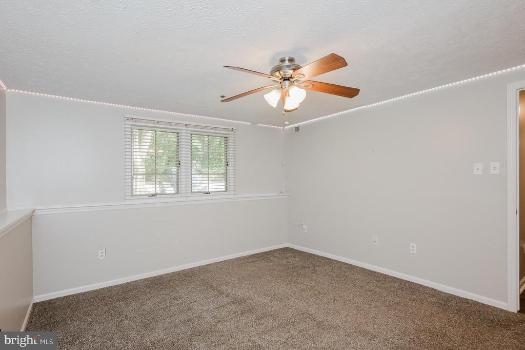1006 Markham Court - Photo 12