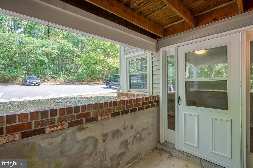 1006 Markham Court - Photo 26