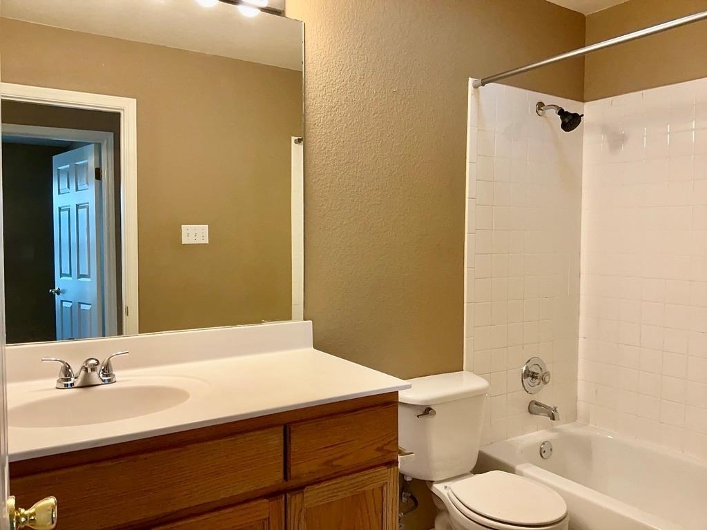 8605 Talyne Chaise Cir - Photo 12