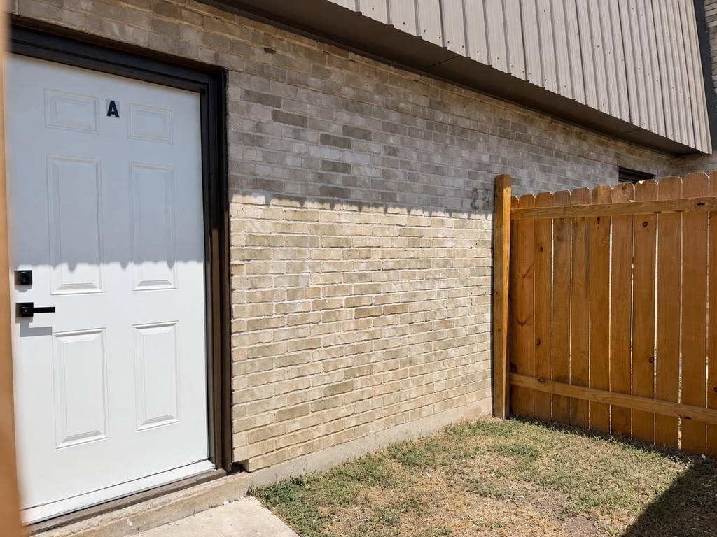2904 Sweeney Ln - Photo 2