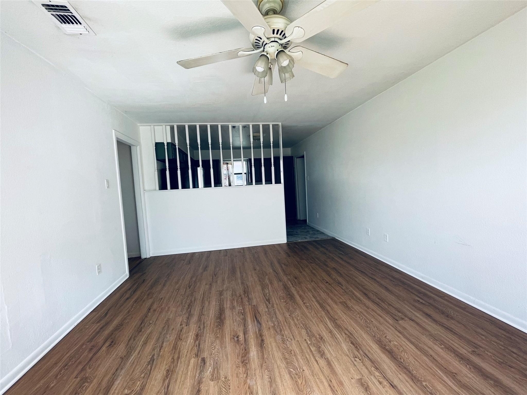 7402 Geneva Dr - Photo 2